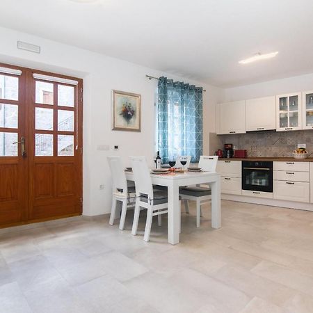 House Tia Villa วรอสกา ภายนอก รูปภาพ